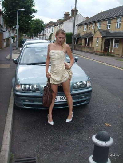 Соблазнительные фотосессии рядом с автомобилями – горячие моменты!