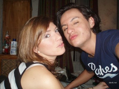 Молодая жена отказывается брить пизду перед любительской фотосессией