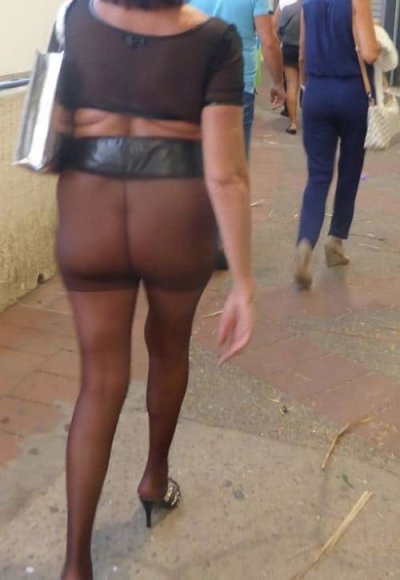 Мокрые красотки в откровенных нарядах - соблазнительный образ