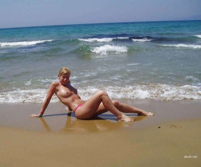 Красотка делает минет хуярилищу