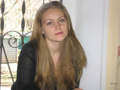 Сладкая крошка показывает свои прелести в уютной обстановке