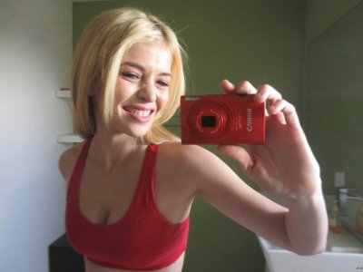 Поделилась горячими фотографиями в стиле эротики