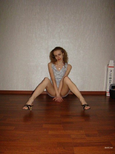 Порнушка сексапильной курчавушки: горячее видео для взрослых