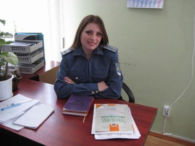 Пушистая пилотка героини: полная защита взрослых!