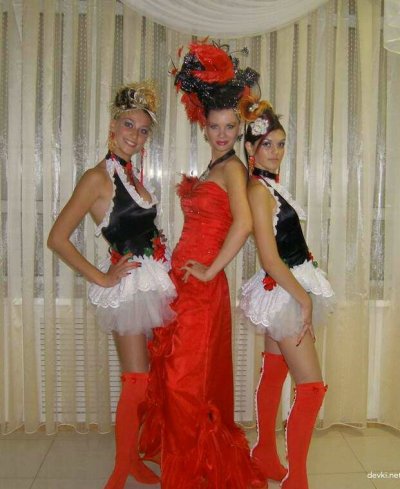 Сексуальные игры с великолепной стройной красавицей!