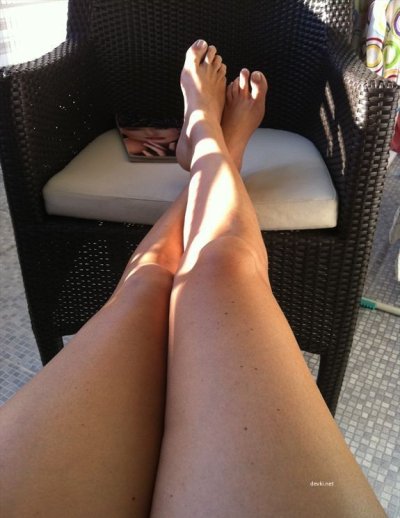 Соблазнительная брюнетка - настоящее воплощение страсти!