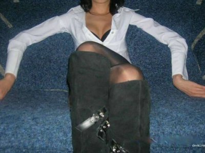 Домашнее видео с юной супругой: интимные моменты в кругу семьи