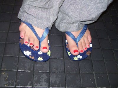 Большегрудая дамочка сосет член своему парню