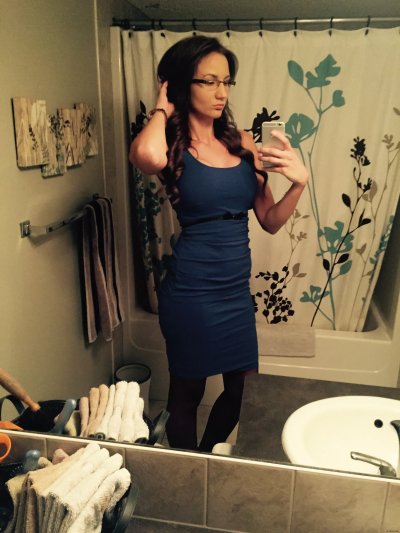 Галерея наслаждений: жаркая пилотка в главной роли