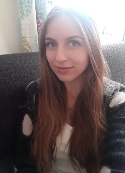 Сиськи пышной милфы в откровенном наряде