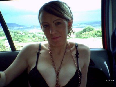 Подвел в машине и жестко оттрахал пьяную девушку, снято на камеру