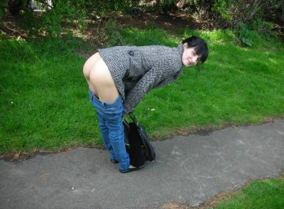 Пылко облизывает твердый ствол