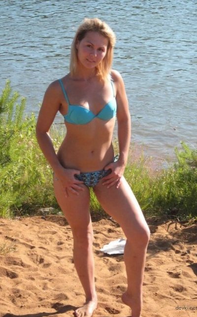 Сделала крупный кадр своей интимной зоны для вас!