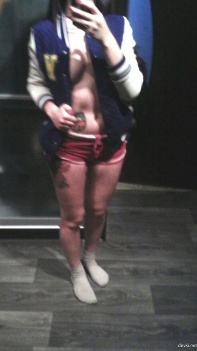 Фоткаю себя без одежды на камеру