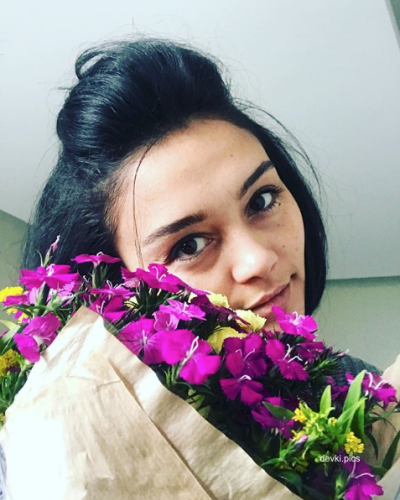 Интимные снимки посторонней полной супруги на кровати