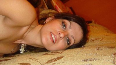 Привлекательная обнаженная красавица, готовая вас удивить!