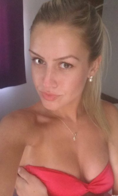 Шикарная белокурая и её оголенные фото