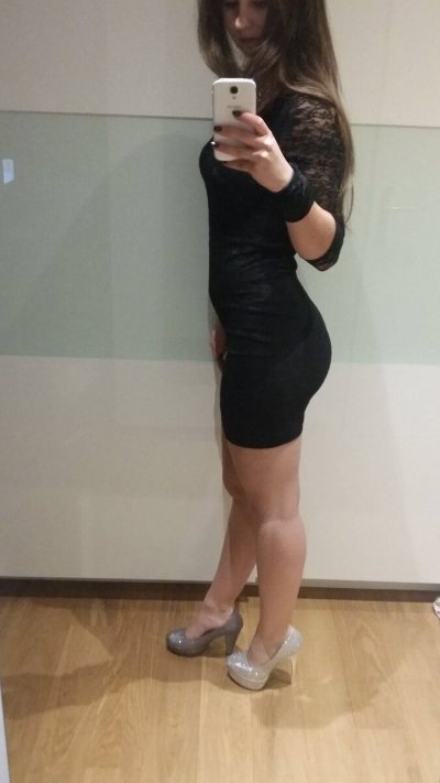 Сексуальные игры молоденькой милашки