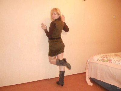 Секретные моменты блондинки у зеркала: откровенные кадры для тебя!