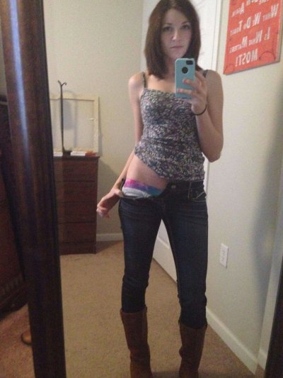 Голая шатенка во всей красе (часть третья)