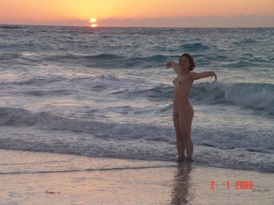 Откровенные фото: Нудисты без стеснения