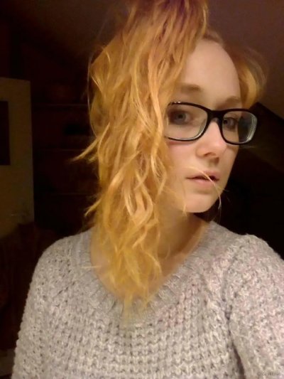 Пылкая красноволосая студентка с подтянутой попкой и бюстом