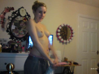 Эксклюзивные снимки молодой красотки: непристойные фотографии