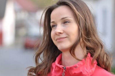 Фото девушки, умело сосущей, снятое дома