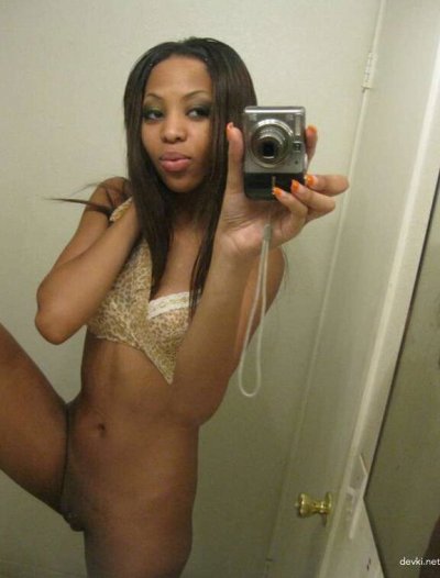 Стройная красавица из Африки продемонстрировала свои прелести