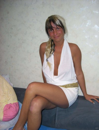 Пикантная фотосессия молодой леди