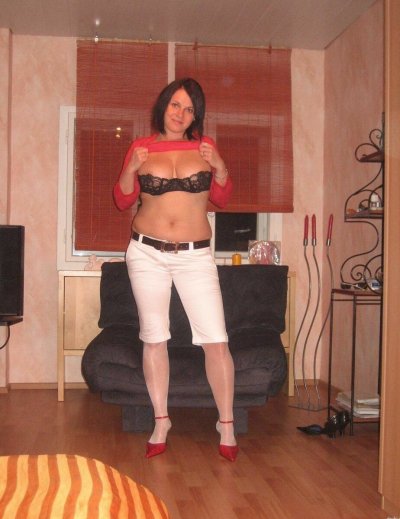 Фото сексуальной женщины, которая удовлетворяет все свои желания