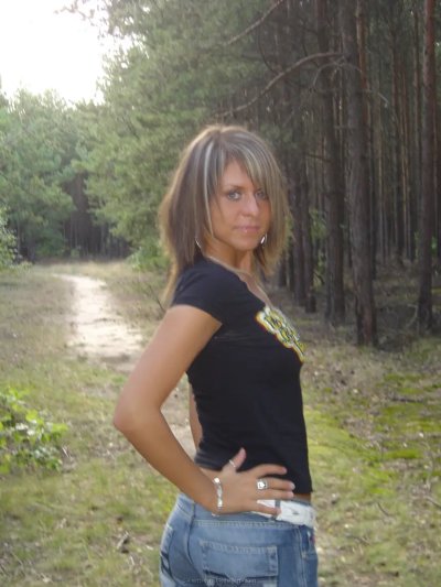 Девушка отсосала член парню - горячее видео!