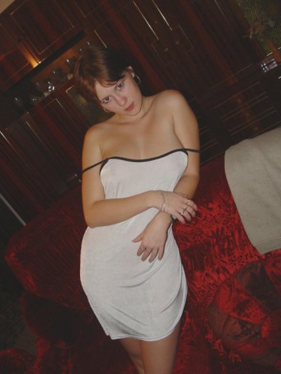 Интимные снимки юной красотки с обильным бюстом