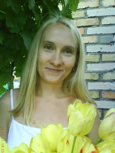 Шикарная барышня без лишних тканей