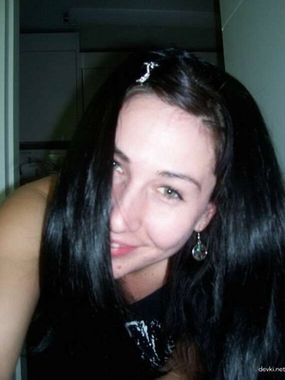 Сексапильные снимки темноволосой красотки